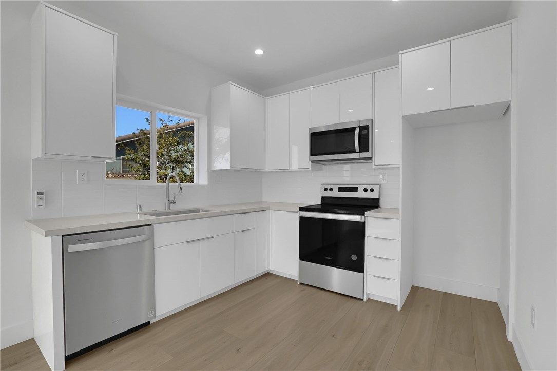 MLS #OC25240542 image #31