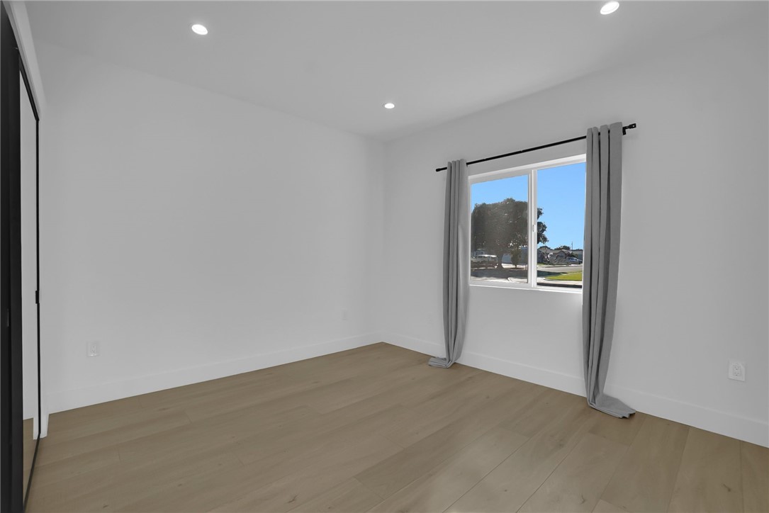 MLS #OC25240542 image #34