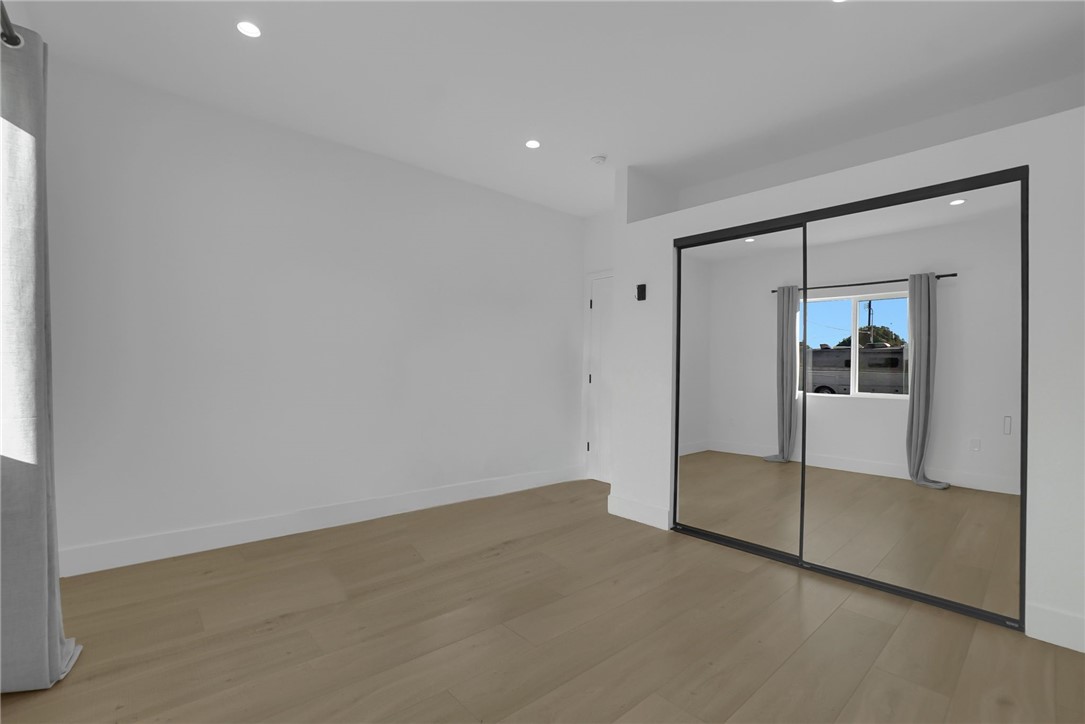 MLS #OC25240542 image #35