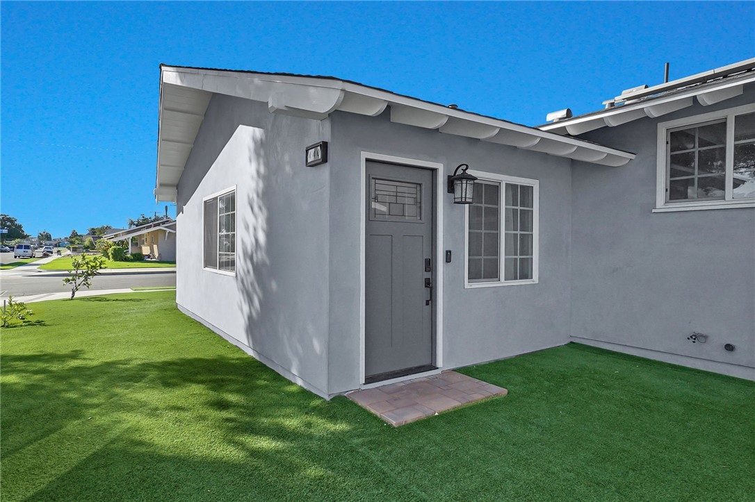 MLS #OC25240542 image #37