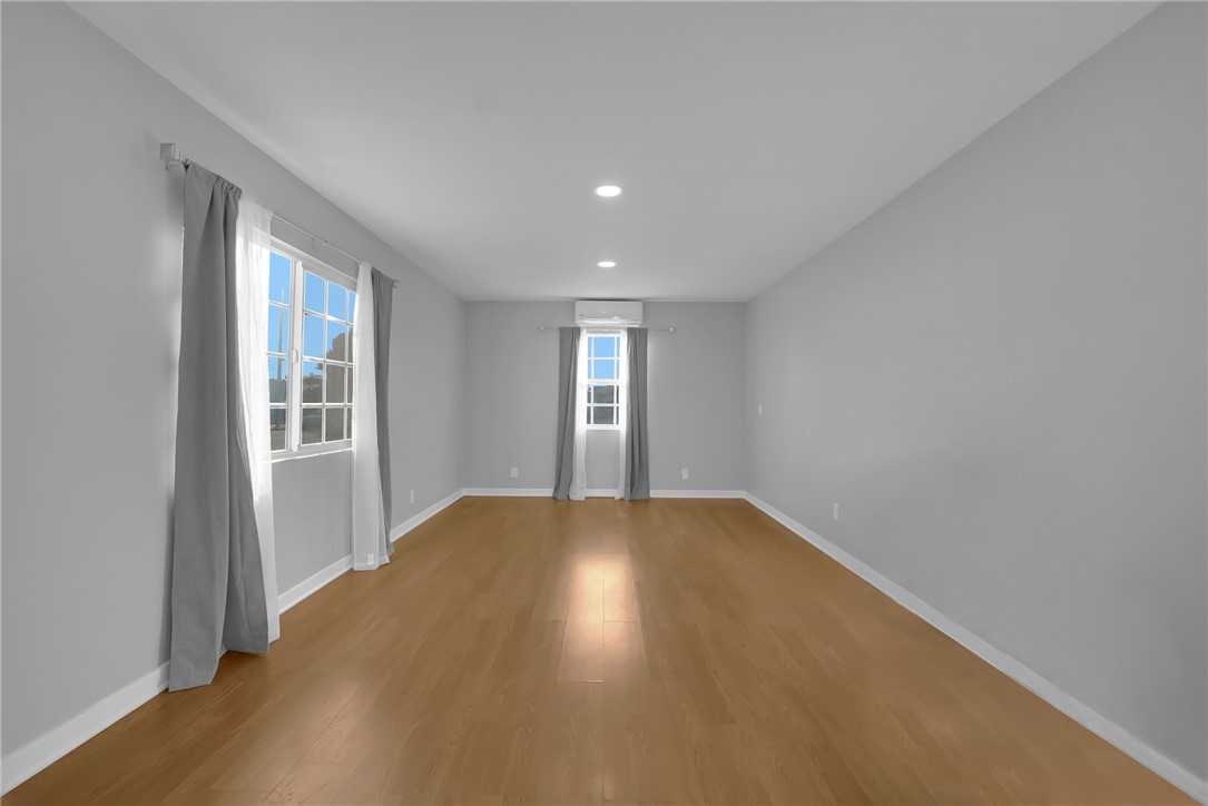 MLS #OC25240542 image #38