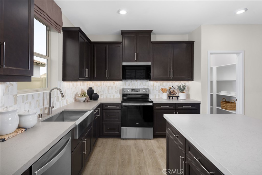 MLS #OC25240544 image #2