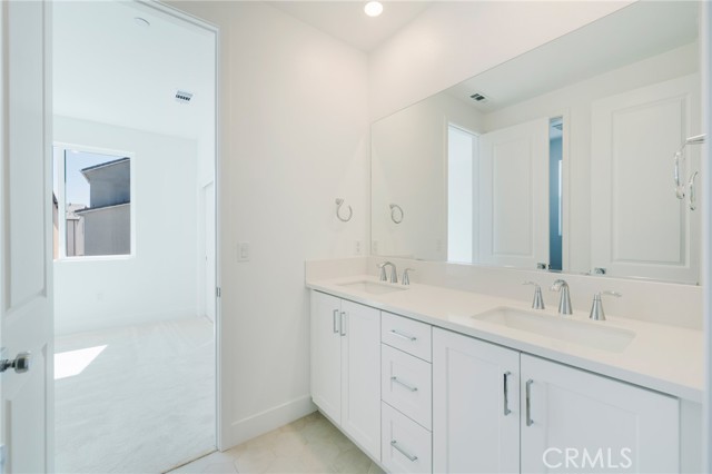 MLS #OC25240552 image #29