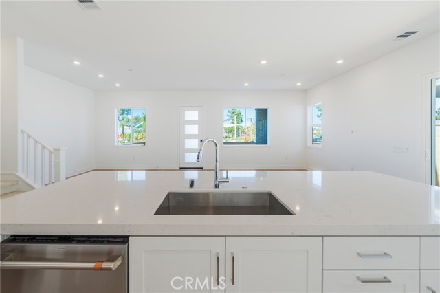 MLS #OC25240552 image #8