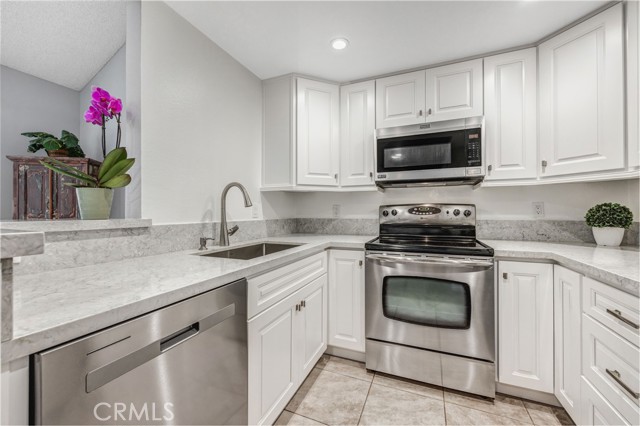 MLS #OC25240569 image #8