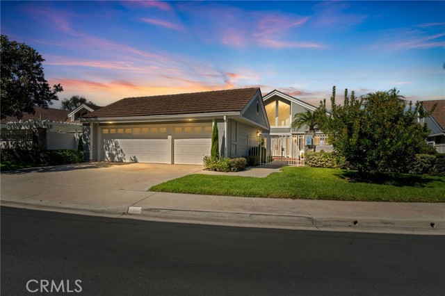 MLS #OC25240631 image #1