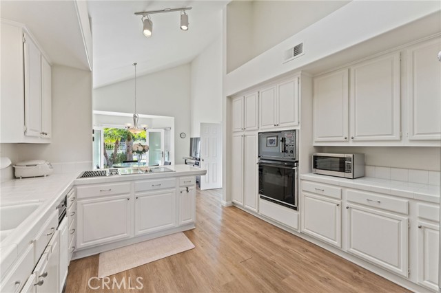 MLS #OC25240631 image #17