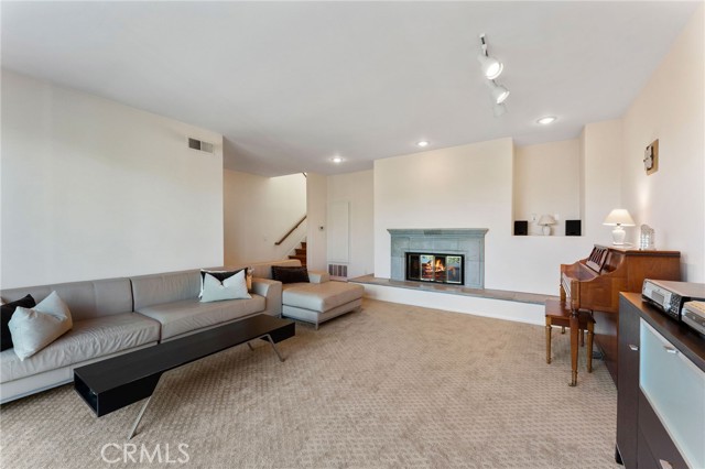 MLS #OC25240631 image #37