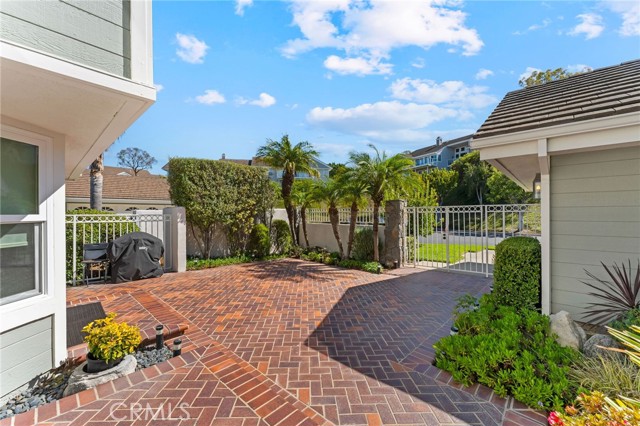 MLS #OC25240631 image #5