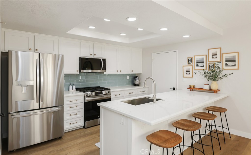 MLS #OC25240676 image #2