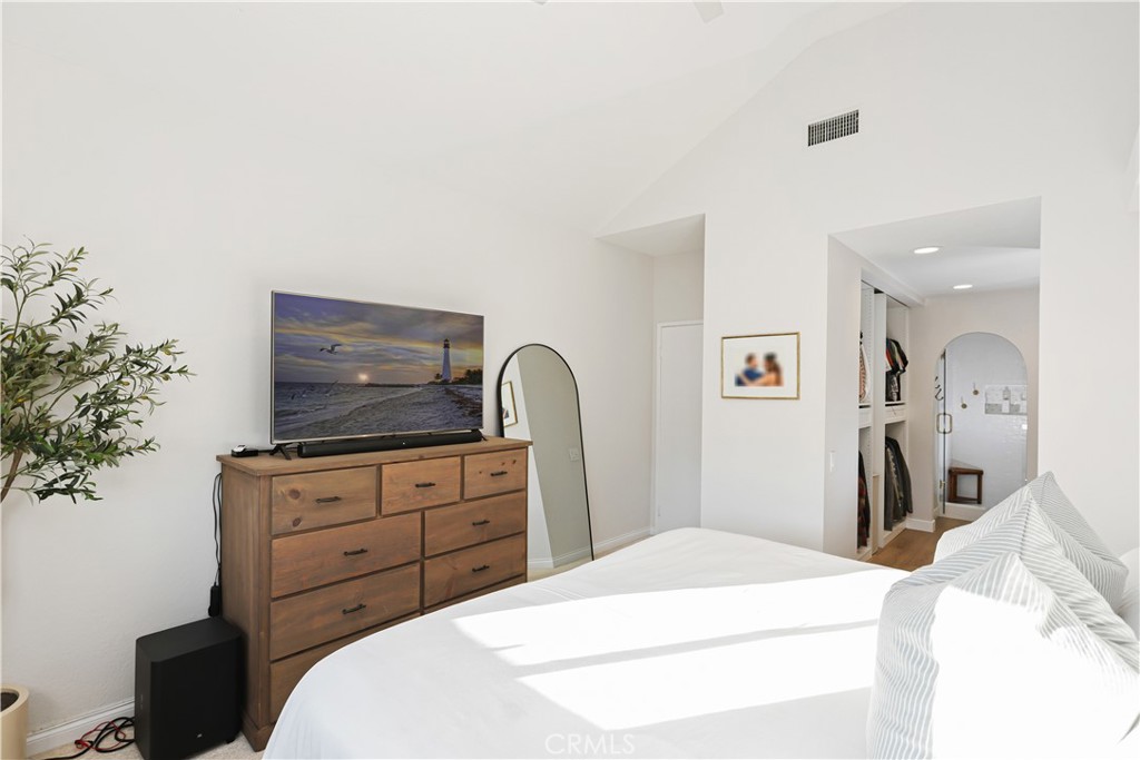 MLS #OC25240676 image #35