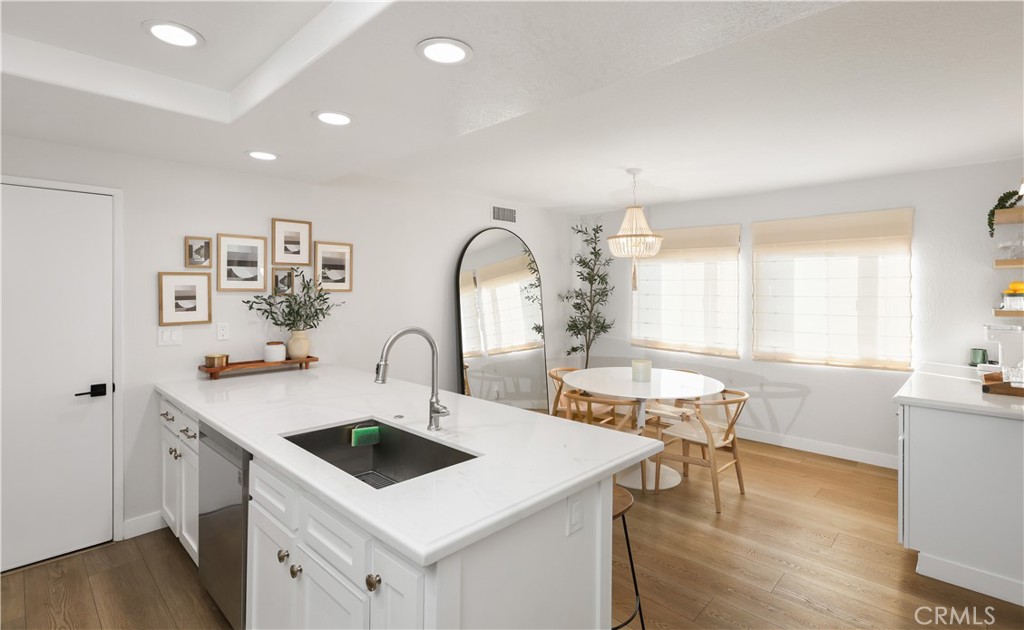 MLS #OC25240676 image #4