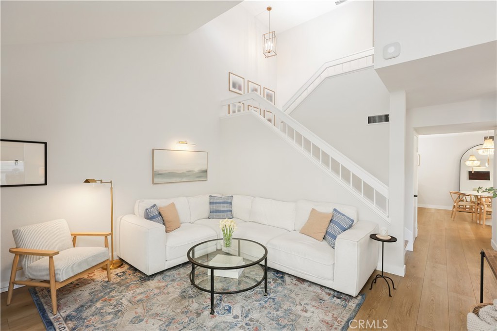 MLS #OC25240676 image #9