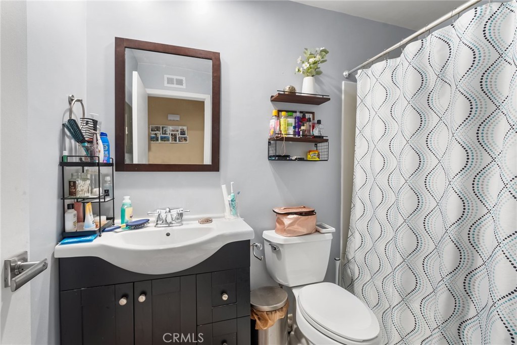 MLS #OC25240681 image #10