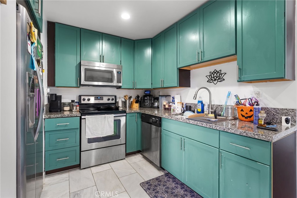 MLS #OC25240681 image #14