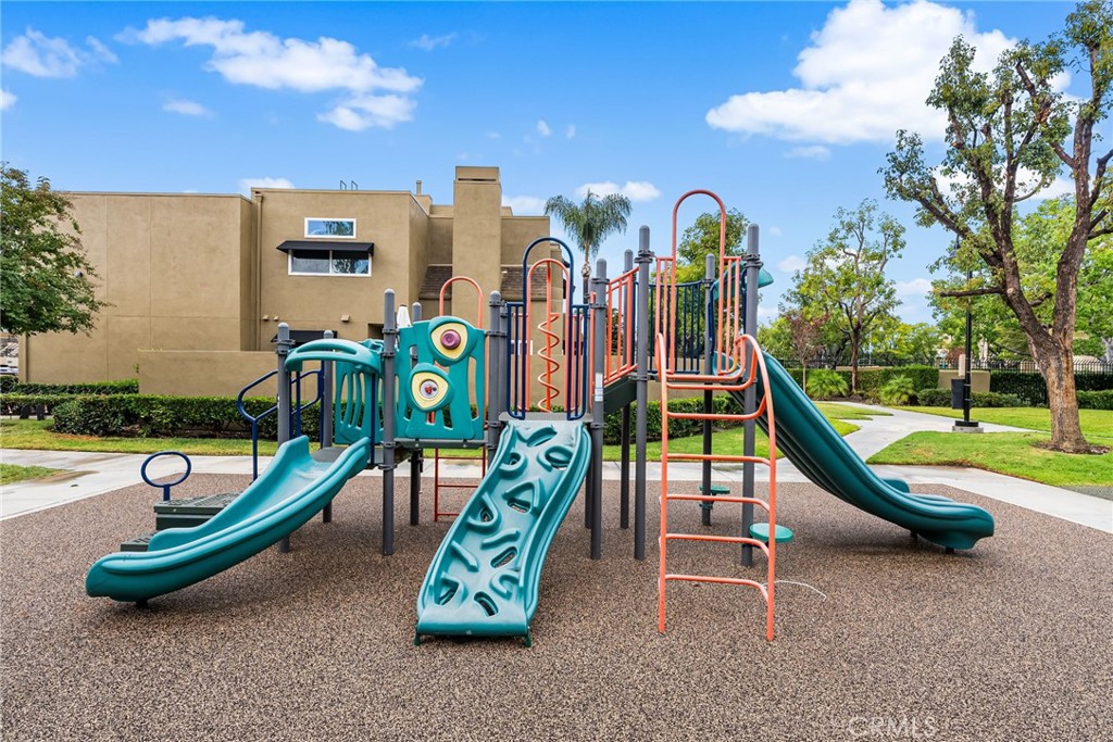 MLS #OC25240681 image #3