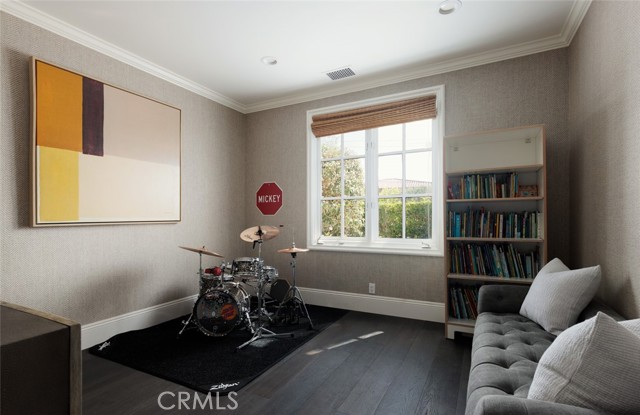 MLS #OC25240691 image #9