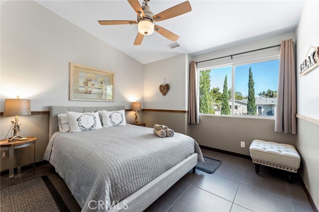 MLS #OC25240717 image #23