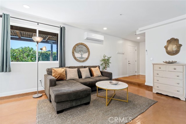 MLS #OC25240717 image #34