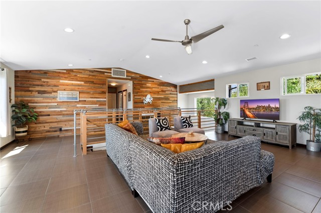 MLS #OC25240717 image #9