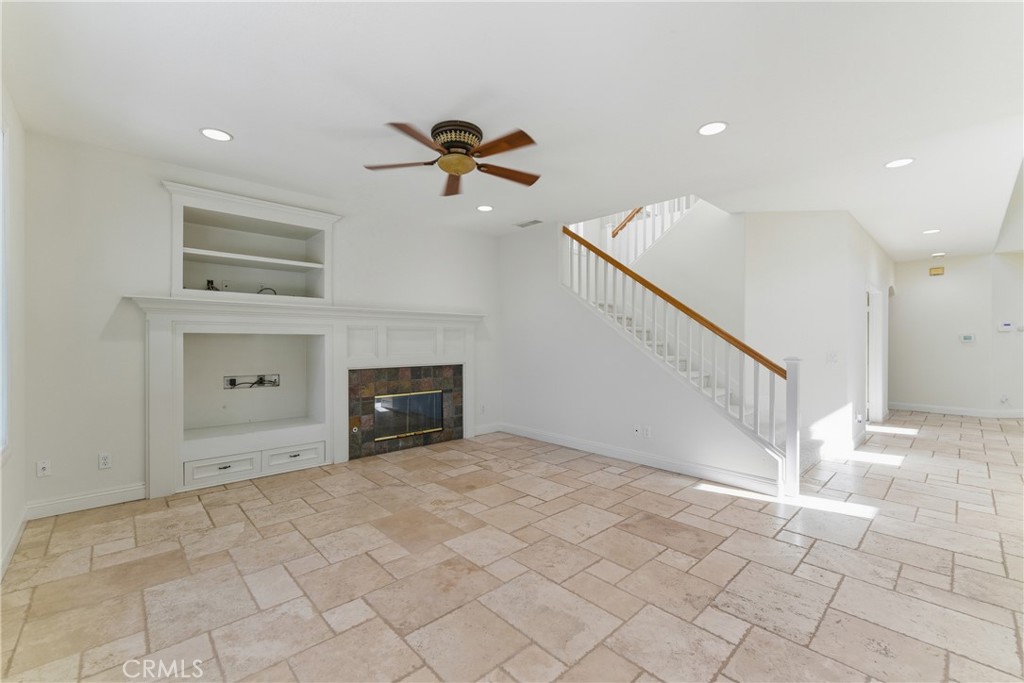 MLS #OC25240736 image #18