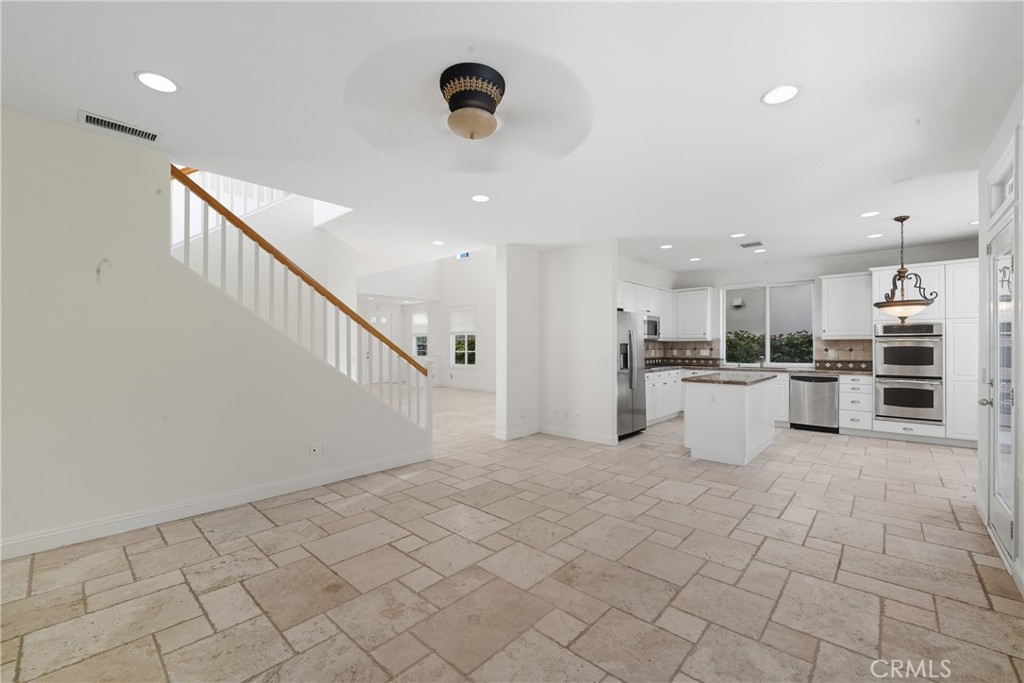 MLS #OC25240736 image #19