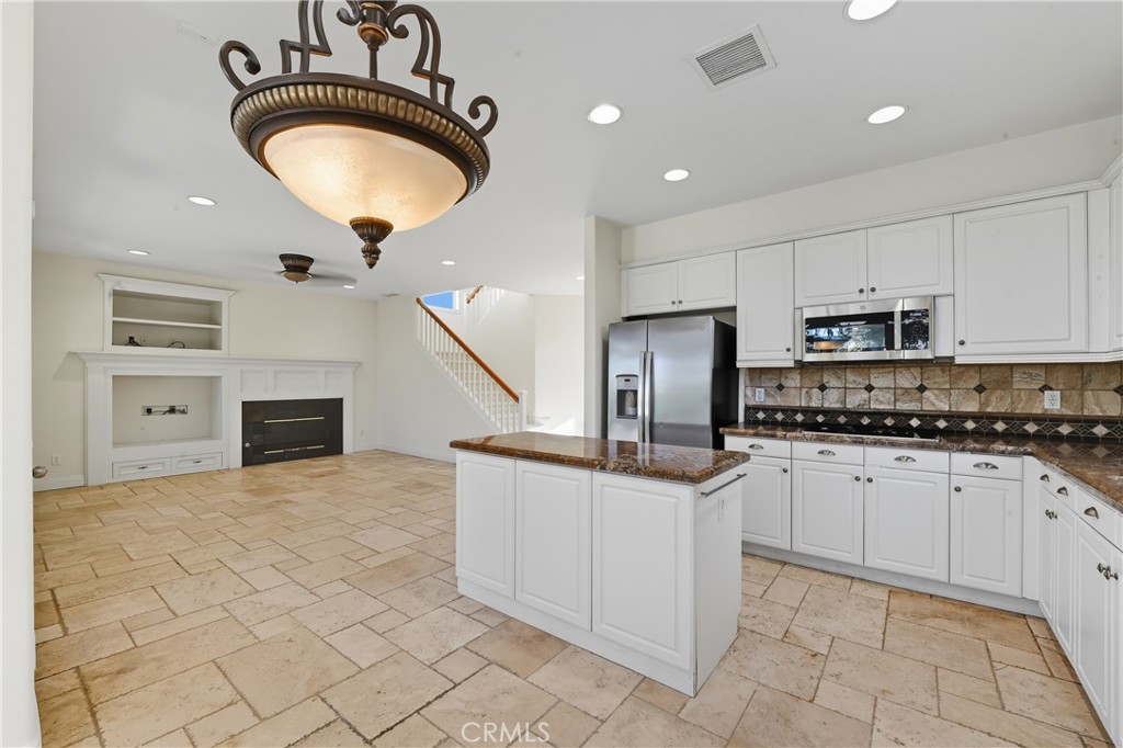 MLS #OC25240736 image #23