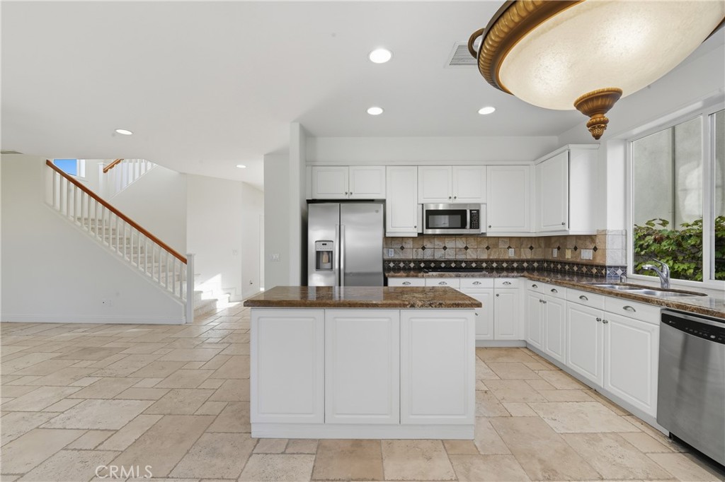 MLS #OC25240736 image #25