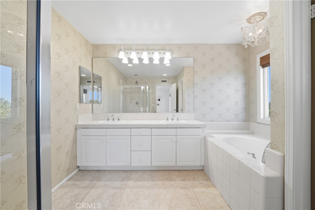 MLS #OC25240736 image #34