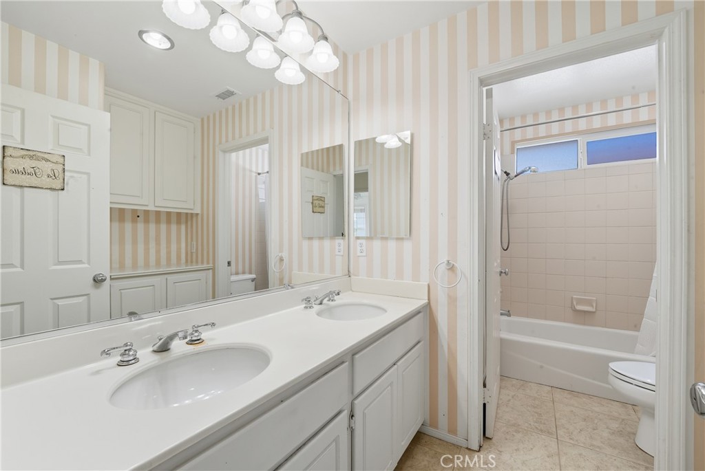 MLS #OC25240736 image #46