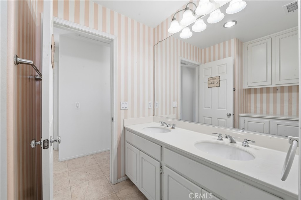 MLS #OC25240736 image #47