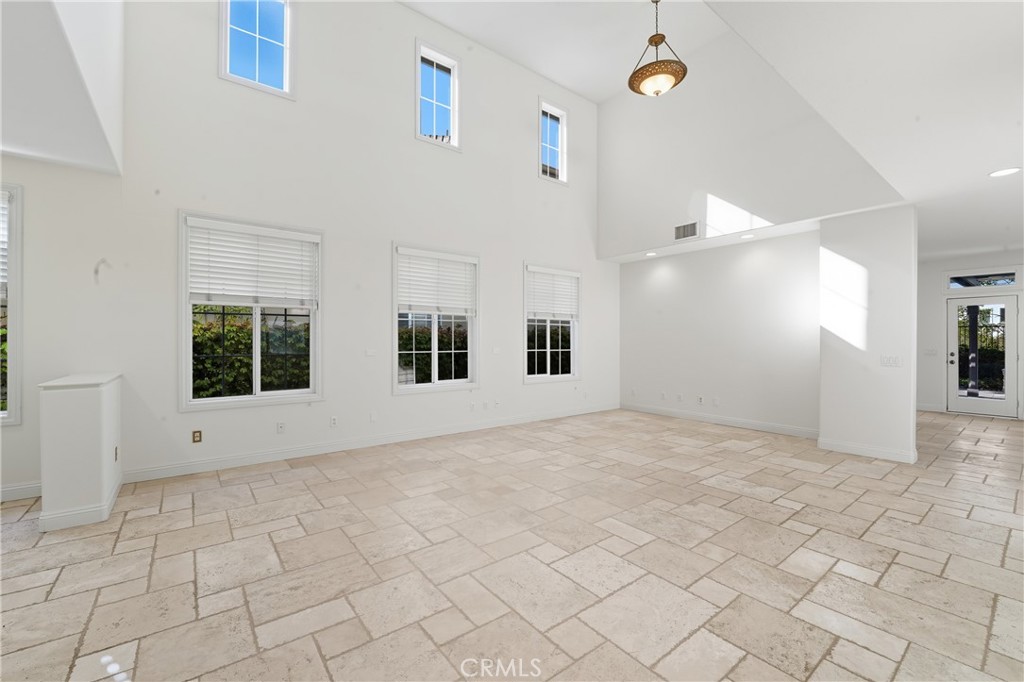 MLS #OC25240736 image #6