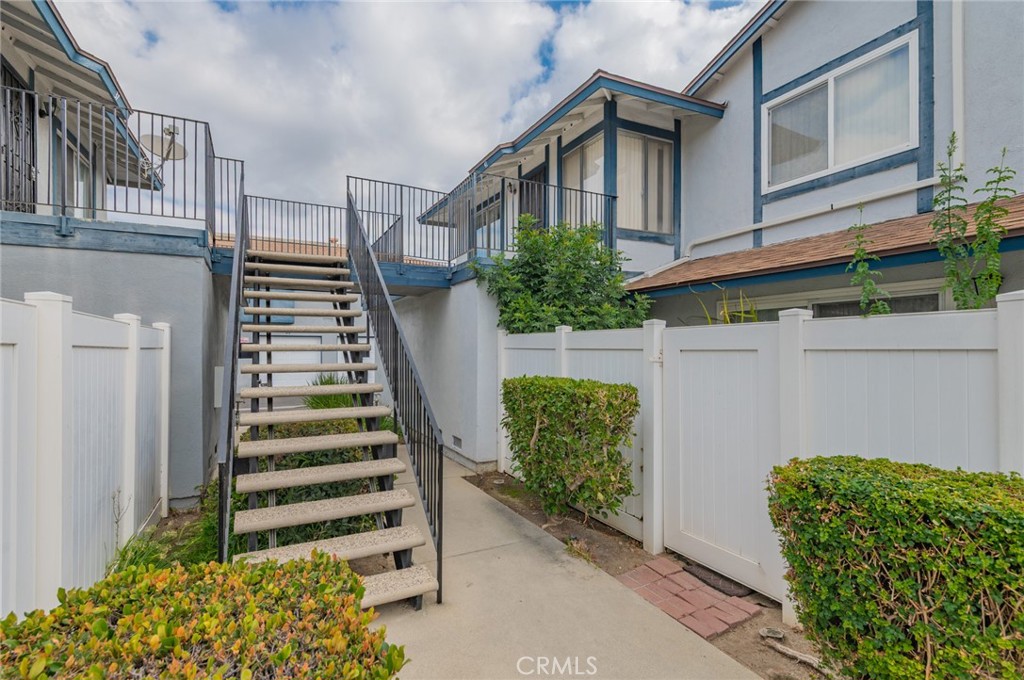 MLS #OC25240748 image #4