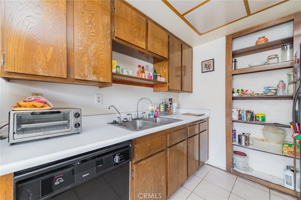 MLS #OC25240748 image #9