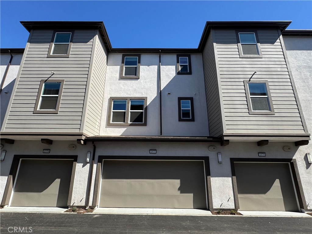 MLS #OC25240787 image #1