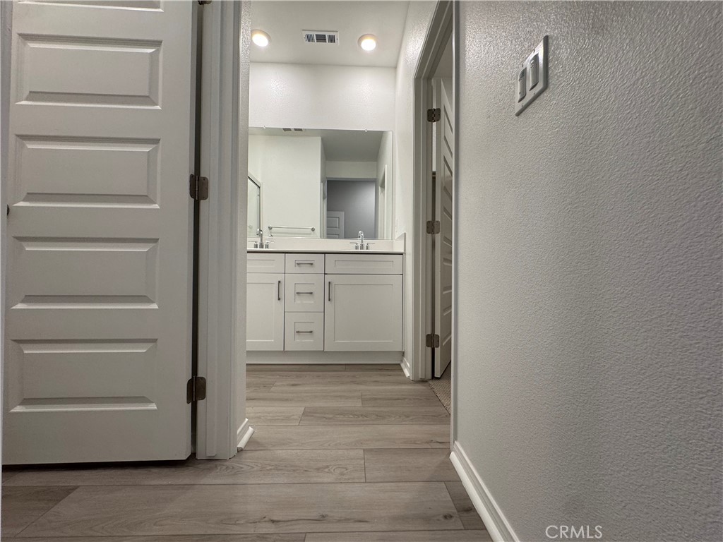 MLS #OC25240787 image #21