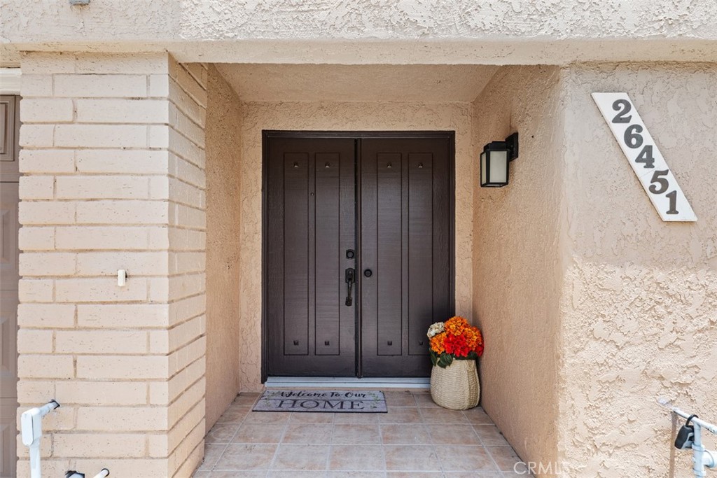 MLS #OC25240799 image #1