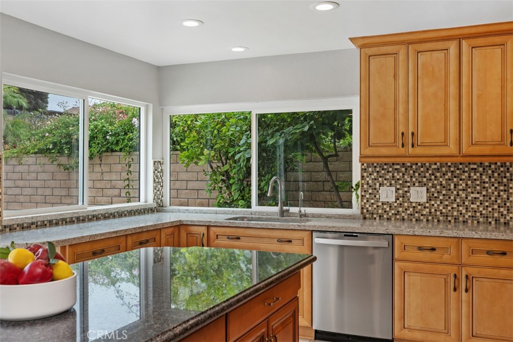 MLS #OC25240799 image #11