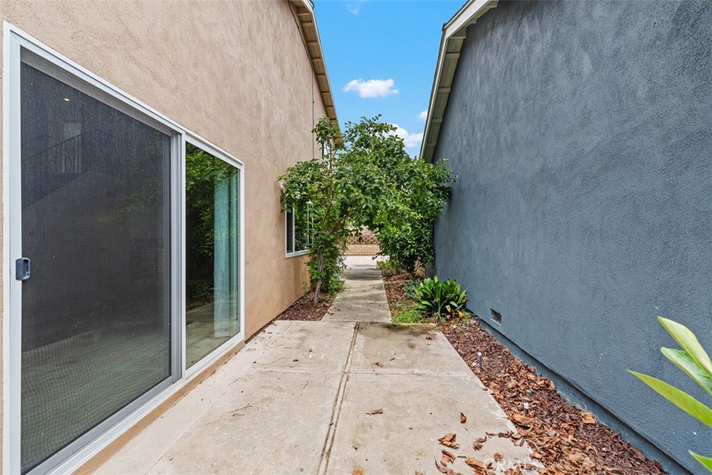 MLS #OC25240799 image #35