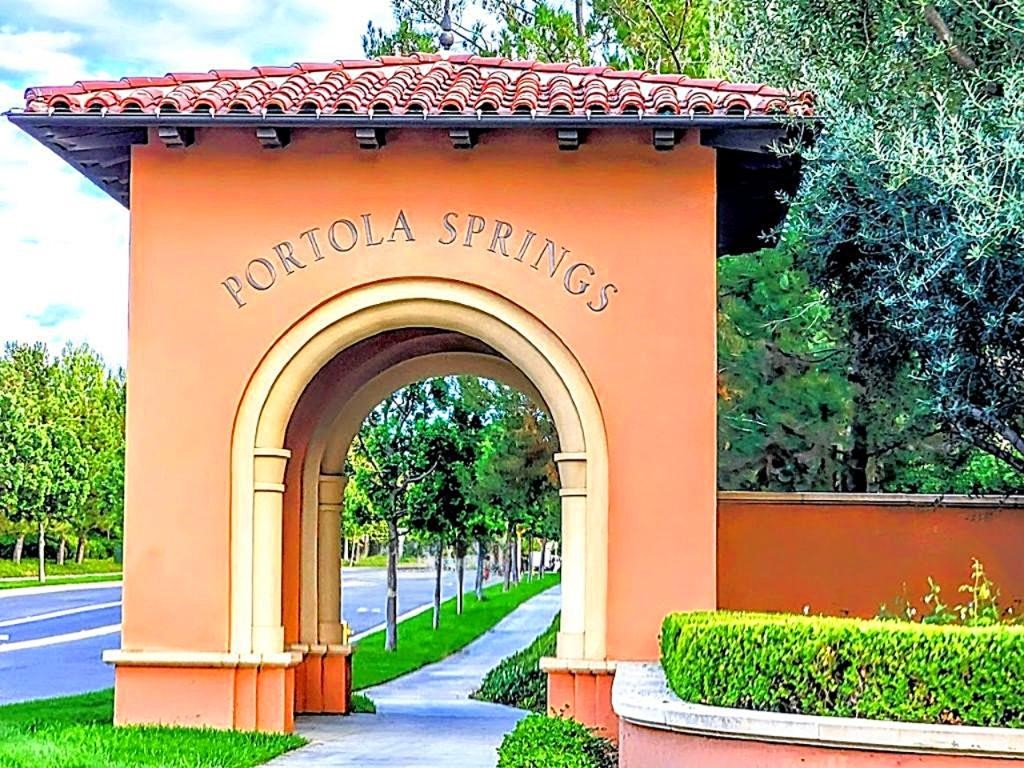 MLS #OC25240805 image #5