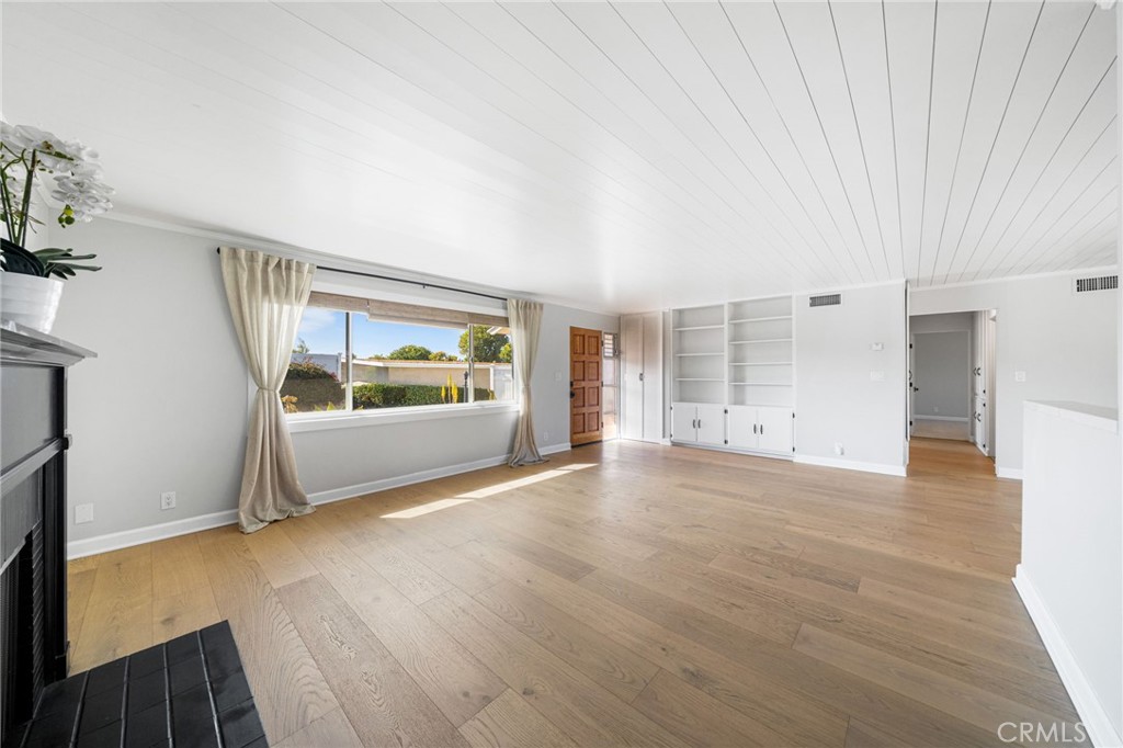 MLS #OC25240852 image #16