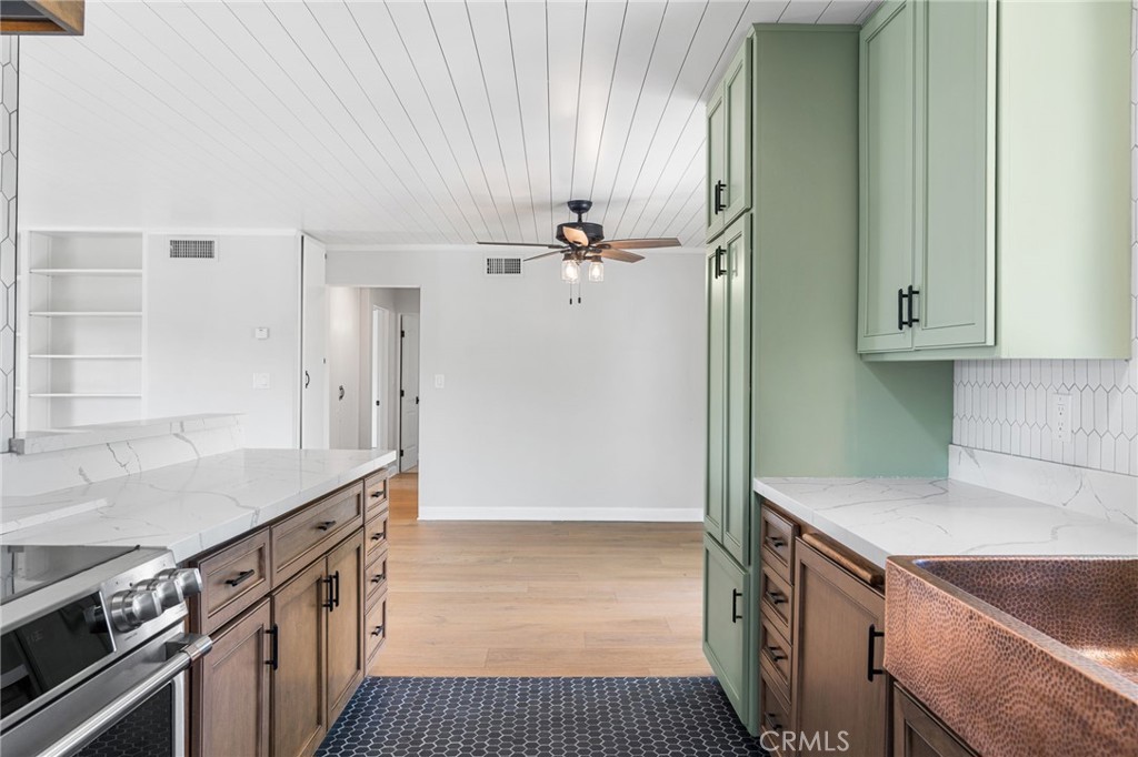 MLS #OC25240852 image #26