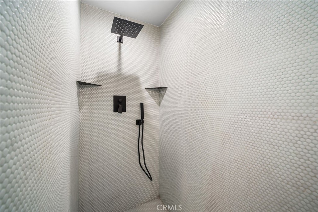 MLS #OC25240852 image #30