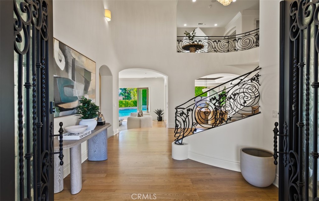 MLS #OC25240853 image #1