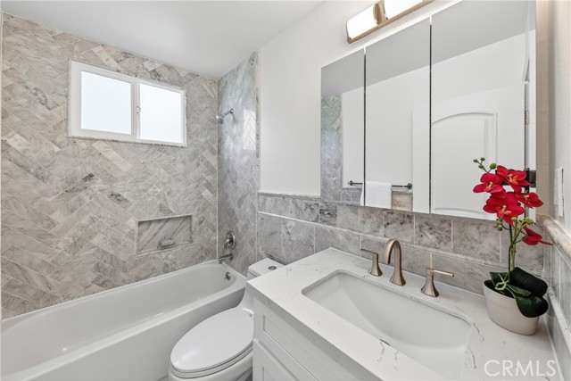 MLS #OC25240859 image #17