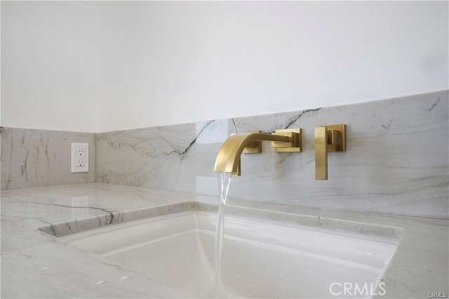 MLS #OC25240874 image #36