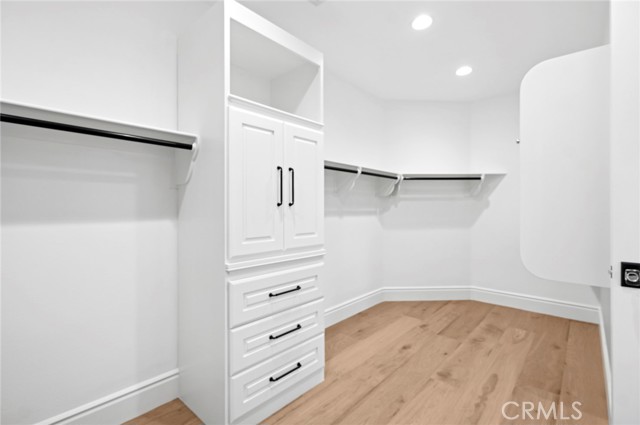 MLS #OC25240874 image #37