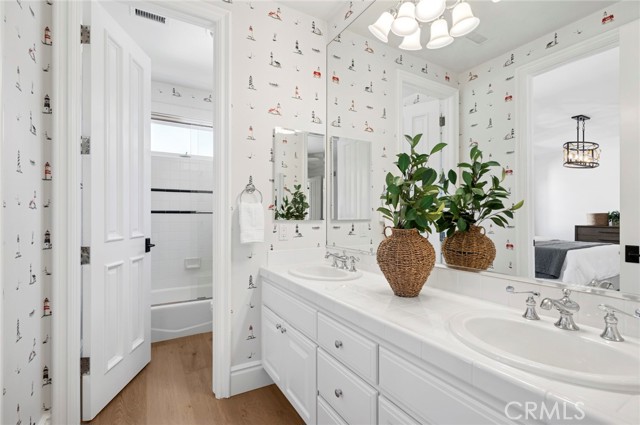 MLS #OC25240874 image #39