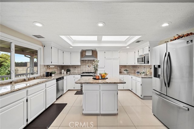 MLS #OC25240897 image #15