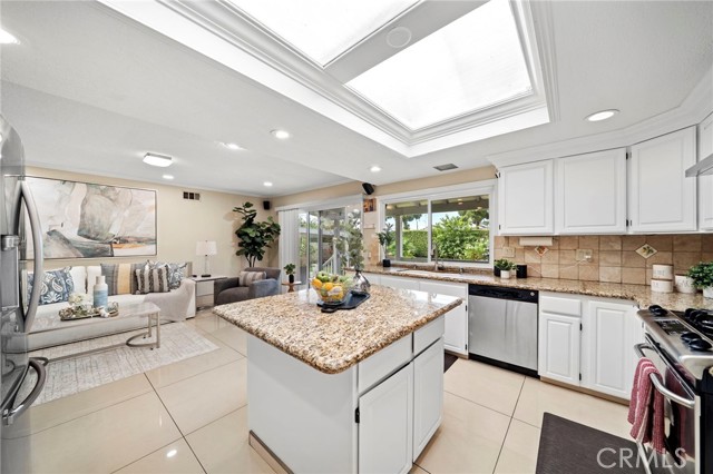 MLS #OC25240897 image #17